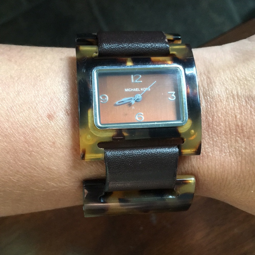 Michael Kors tort watch - Picture 1 of 7